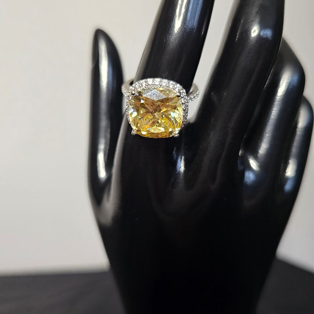 Charles Winston Bella Luce Canary Diamond Simulant Halo 925 Sz 8